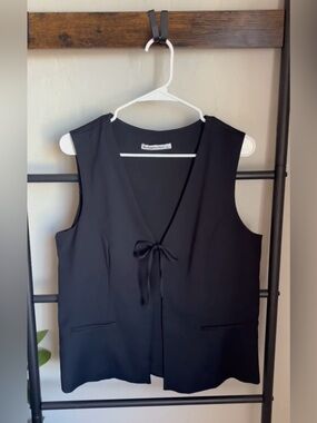 Abercrombie & Fitch black V-Neck tie Top